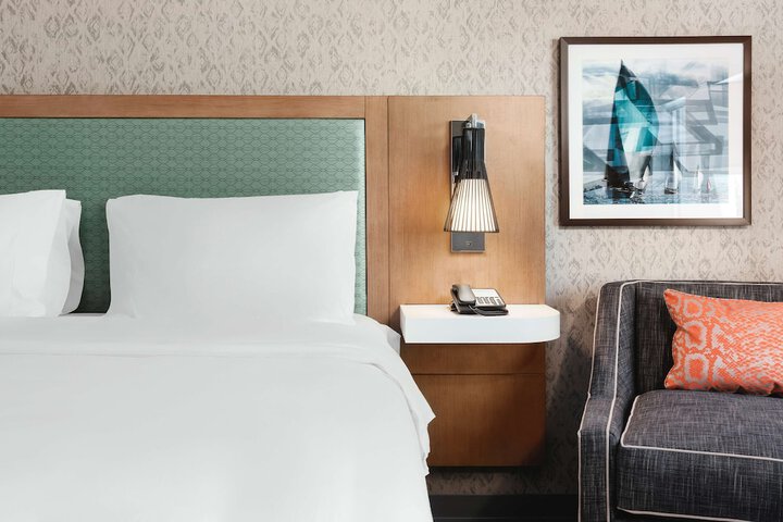 Room 21 of 34