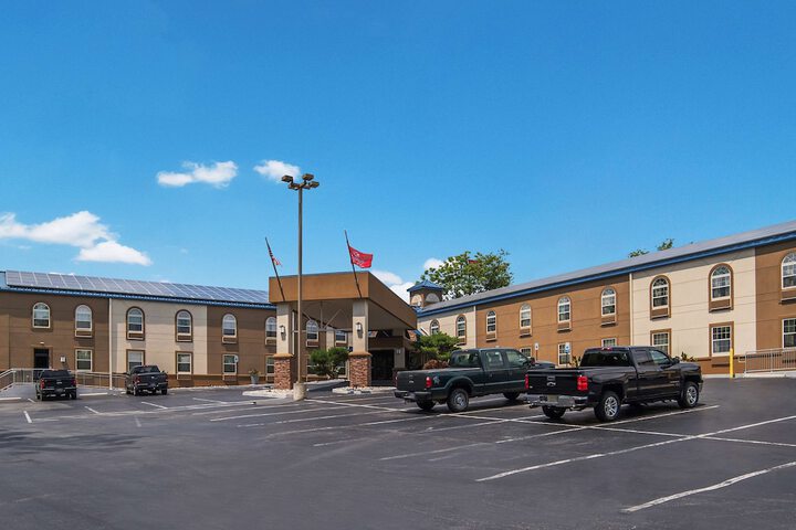 Hotel 4 of 77