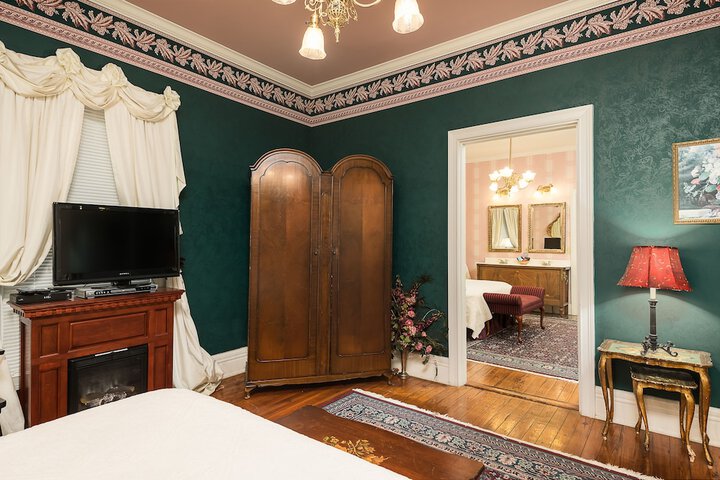 Room 45 of 62