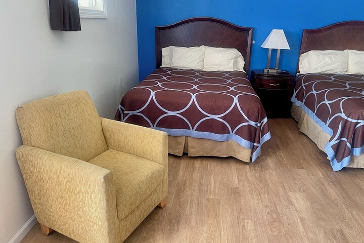 Room 18 of 29