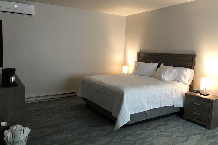 Room 6 of 17