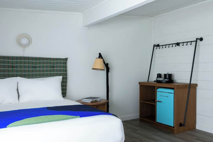 Room 25 of 65