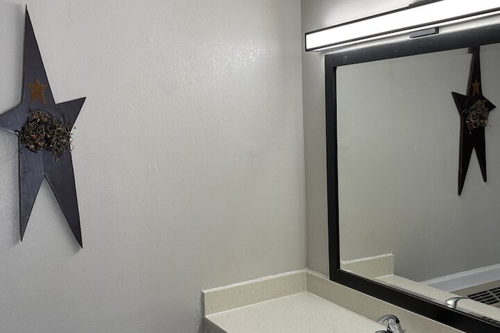 Room 72 of 79