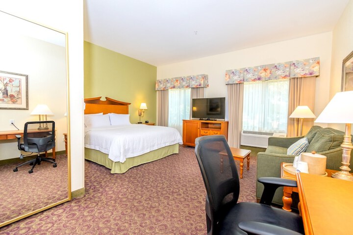 Room 32 of 81