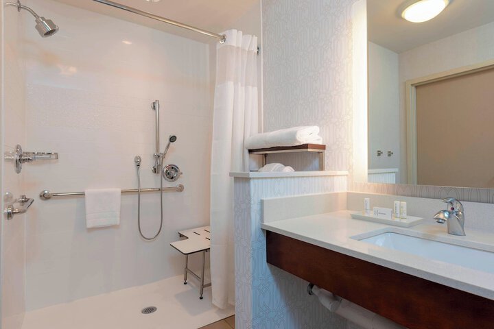 Room 8 of 20