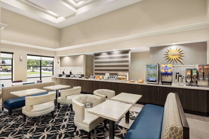 La Quinta Inn & Suites by Wyndham Newark - Elkton