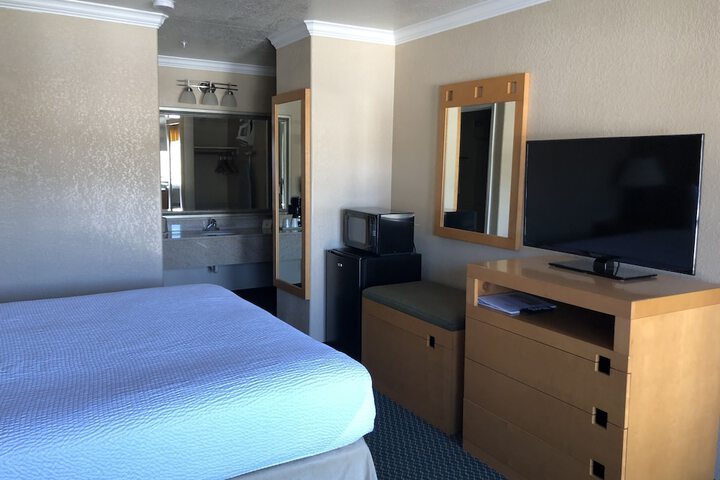 Room 7 of 26