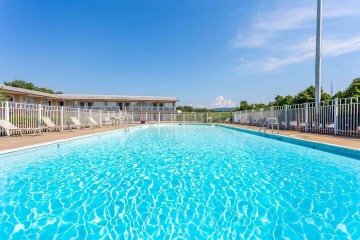 Pool 3 of 17