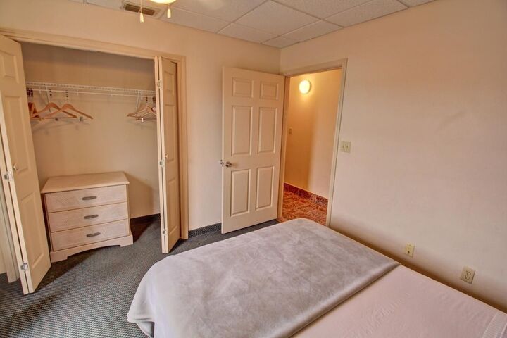Room 30 of 43