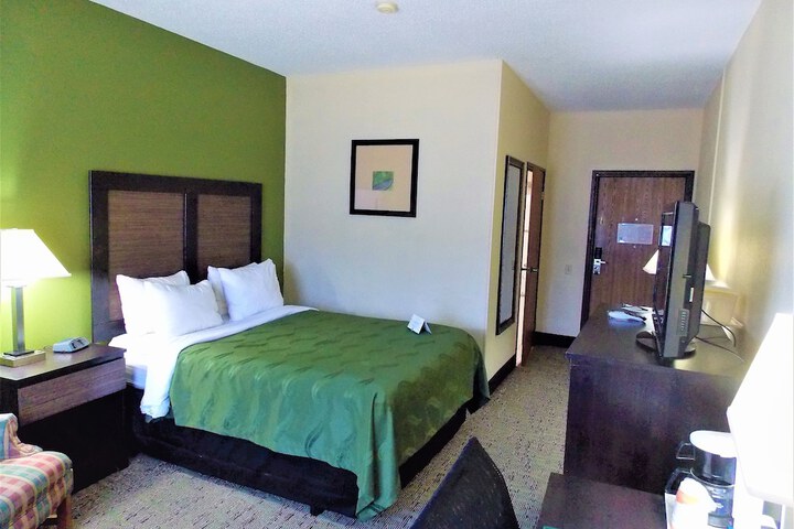 Room 26 of 68