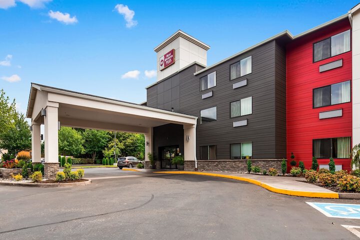 Hotel 2 of 51