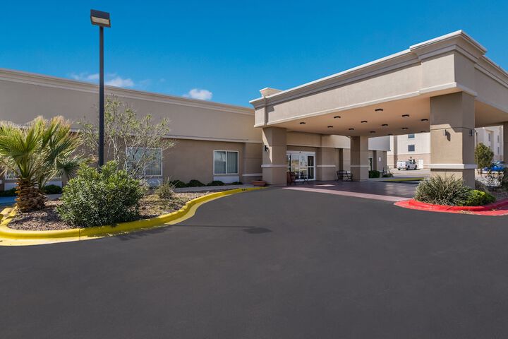 Hotel 2 of 35