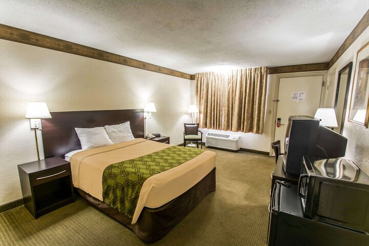 Room 11 of 19