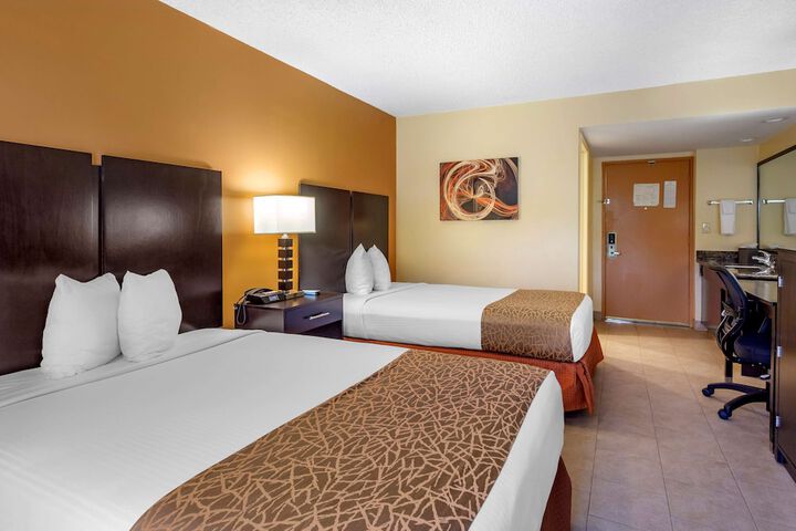 Best Western The Plaza Hotel Honolulu Airport - Free Breakfast