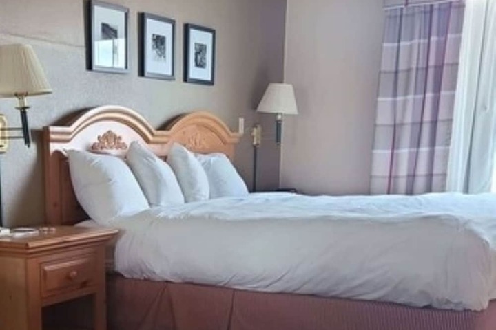 Room 12 of 26