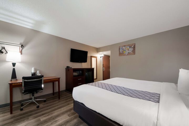 Room 21 of 39