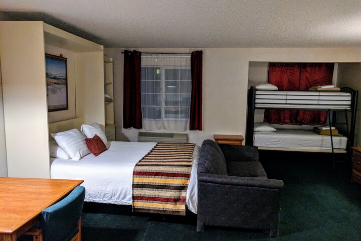 3 Peaks Lodge