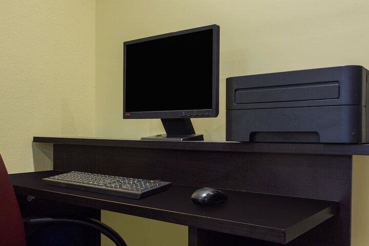 Business Center 25 of 25
