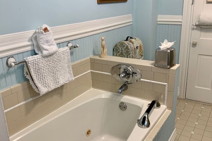 Peace & Plenty Inn Bed & Breakfast