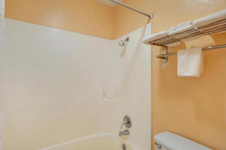 American Inn by Hotel O Vernon US 287