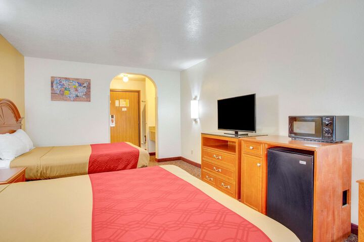 Room 12 of 32