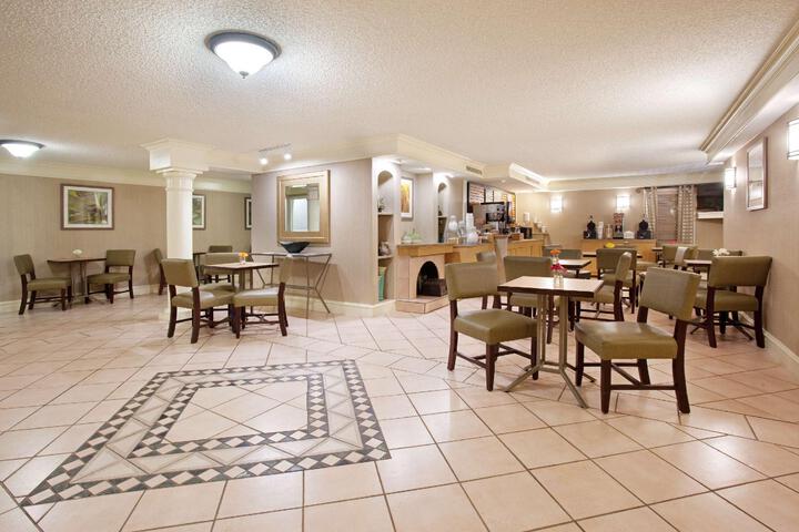LA QUINTA INN BY WYNDHAM DENVER CENTRAL