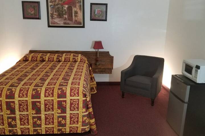Room 25 of 37