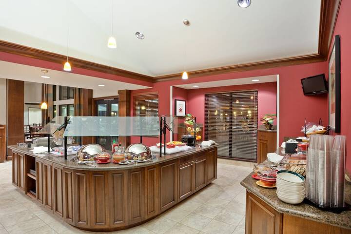 Staybridge Suites Everett-Paine Field by IHG