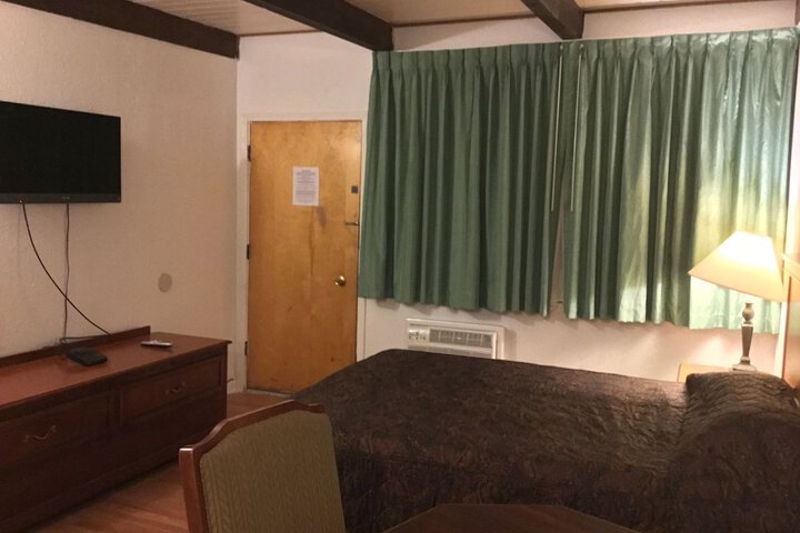 Room 17 of 22