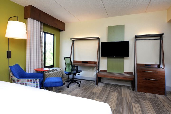 Room 33 of 53