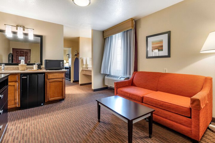 Room 18 of 48