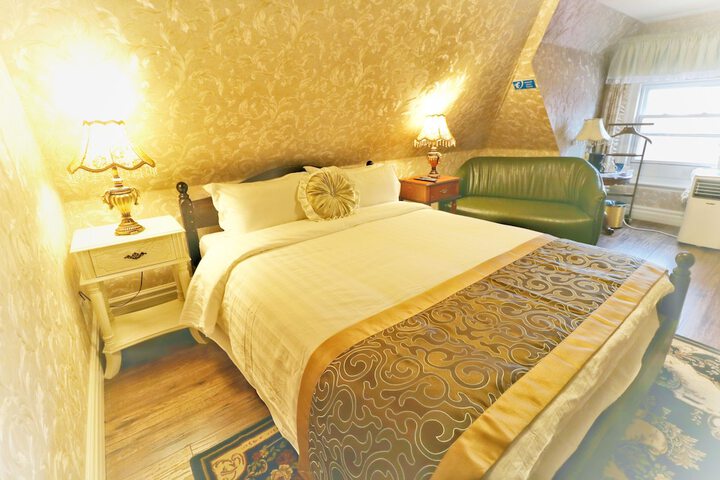 Room 55 of 252