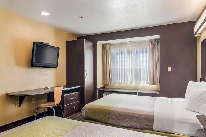 Room 21 of 28