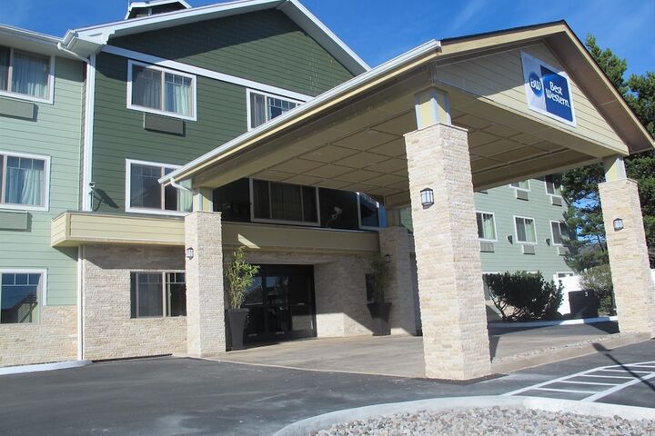 Hotel 2 of 30
