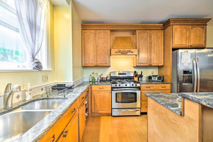 Charming Historic Home 1 Mi to Dtwn Olean!