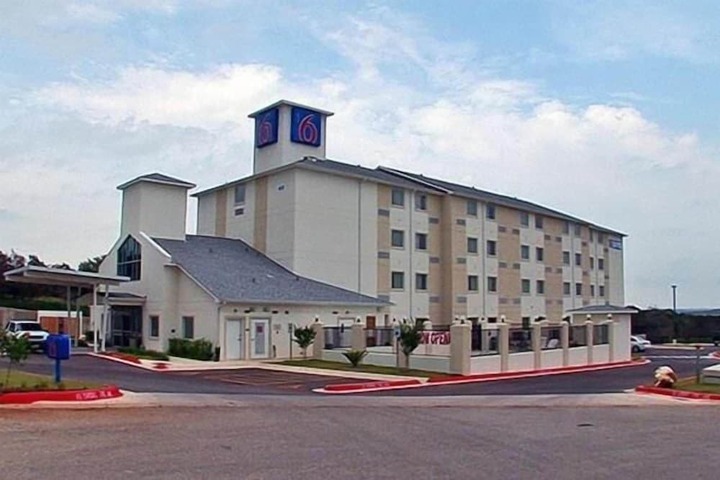 Motel 6 Marble Falls TX