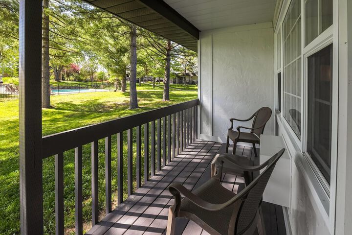 Super 8 by Wyndham Gananoque / Country Squire Resort