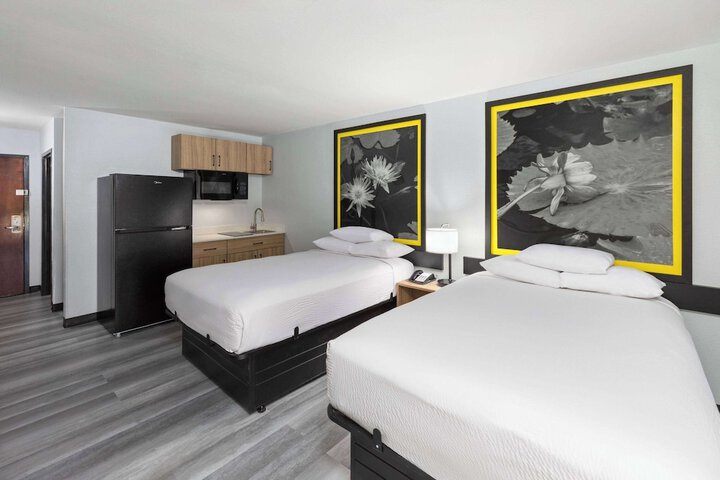 Room 48 of 59