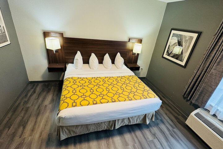 Room 14 of 44