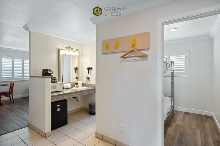 Gateway Lodge