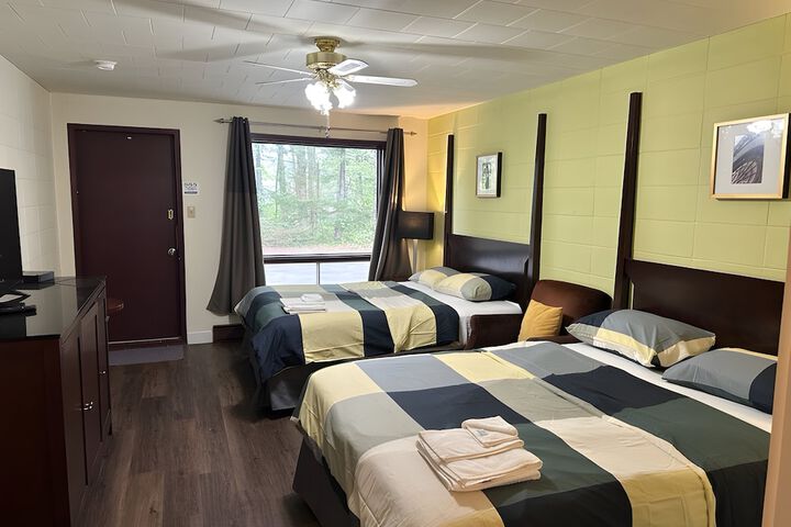 Room 5 of 12