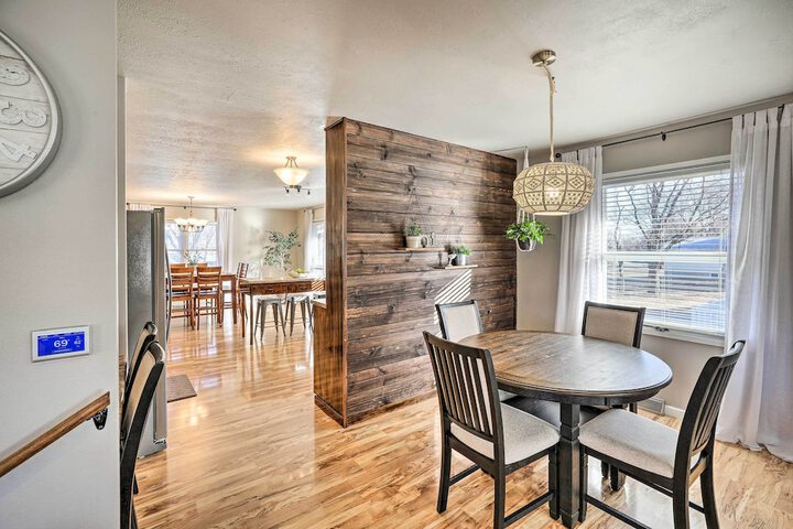 Sioux Center Split-level Home w / Game Room!