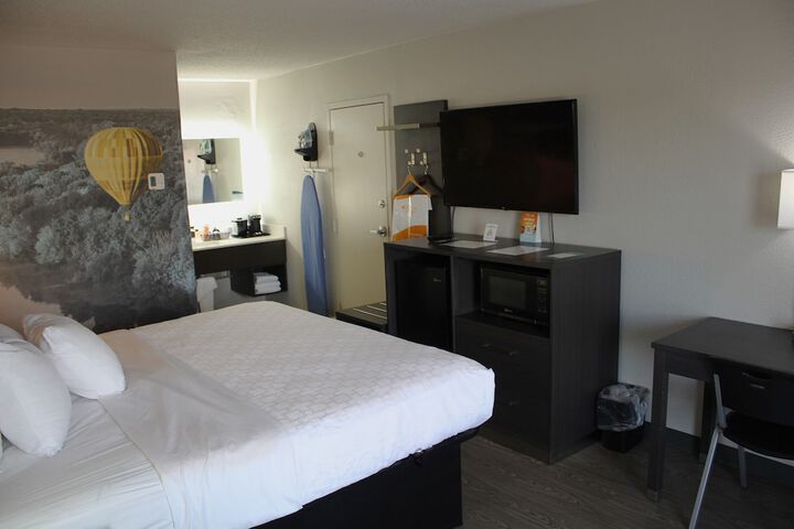 Room 17 of 26