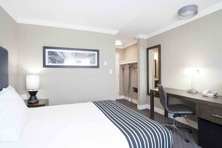 Room 9 of 21
