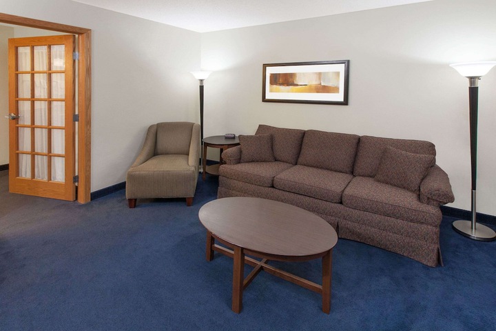 Room 21 of 34