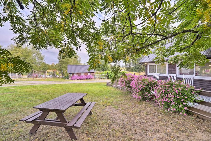 Cozy Ferndale Studio on 20-acre Working Farm!