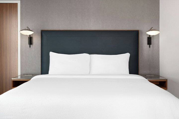 Courtyard by Marriott Charlotte City Center