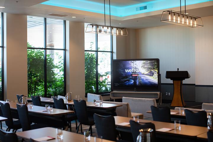 Hotel Indigo Everett - Waterfront Place by IHG