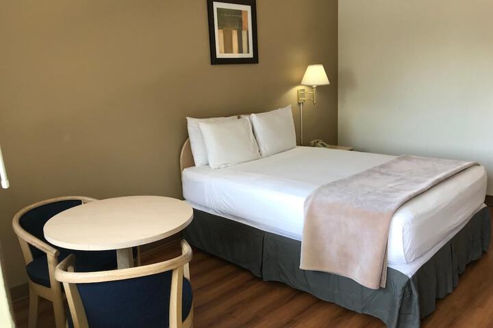 Room 7 of 25