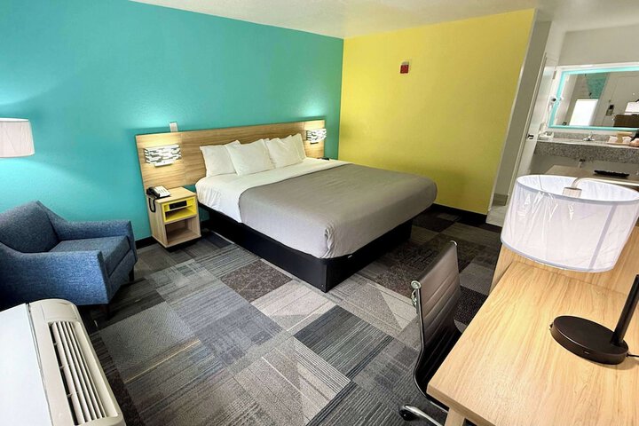 Days Inn by Wyndham Eglin AFB